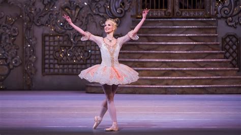 what is the meter of dance of the sugar plum fairy? how does the grace of the ballerina influence the audience's perception of time?